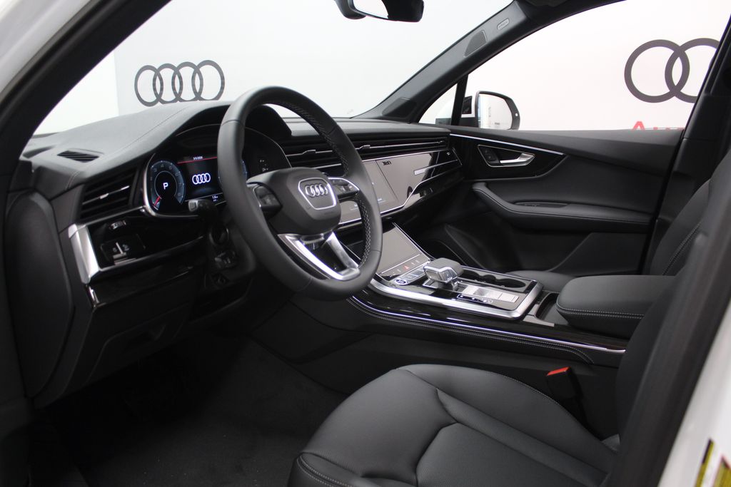 Thumbnail: 2026 Audi Q7 - 11