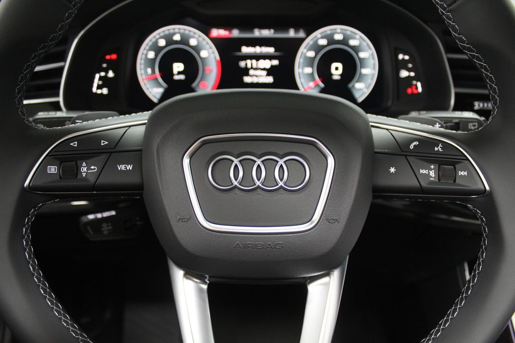 Thumbnail: 2026 Audi Q8 - 30