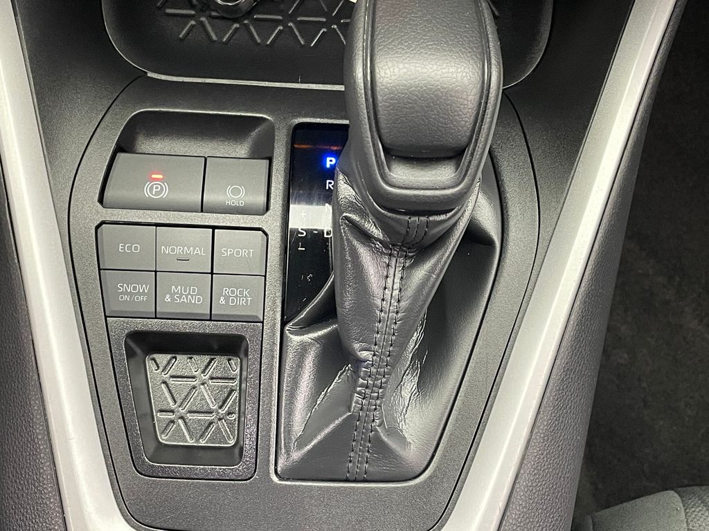 2024 Toyota RAV4 XLE 29