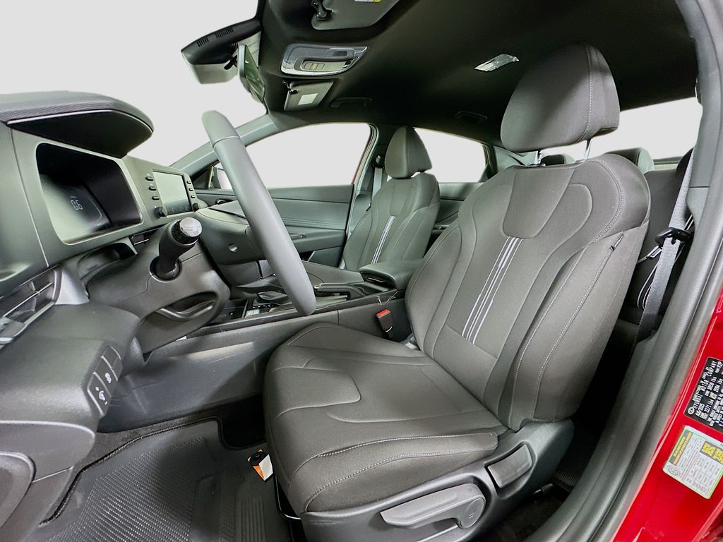 Thumbnail: 2025 Hyundai Elantra - 15