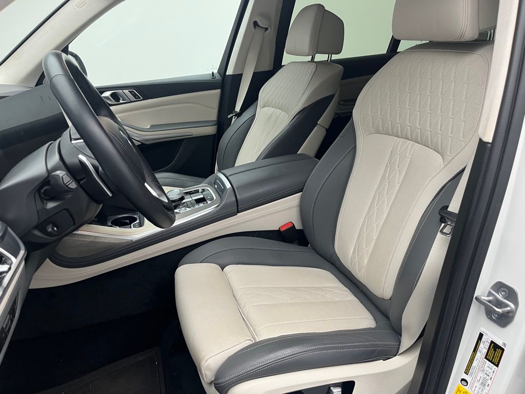 Thumbnail: 2023 BMW X7 - 9