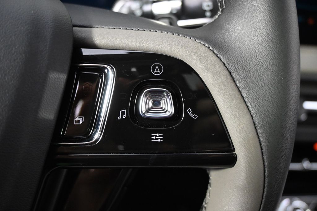 New 2026 White Lincoln Premiere image 36