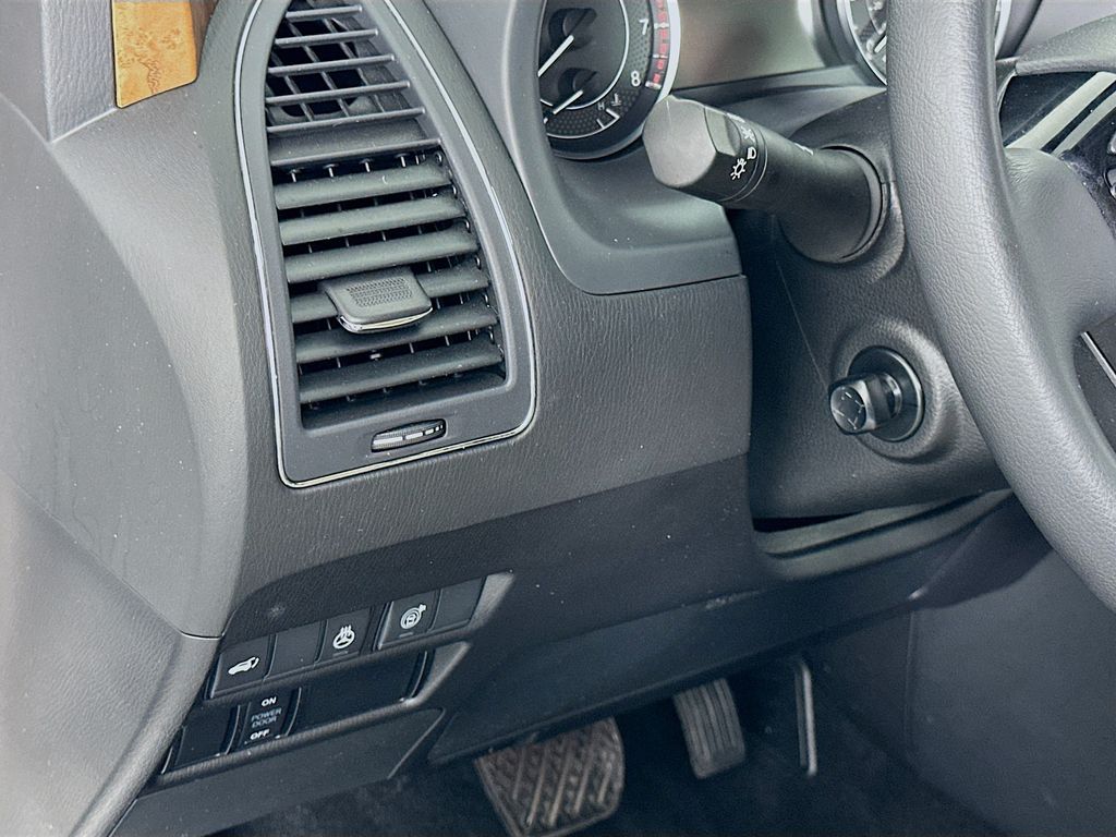 2023 Nissan Armada SL 10