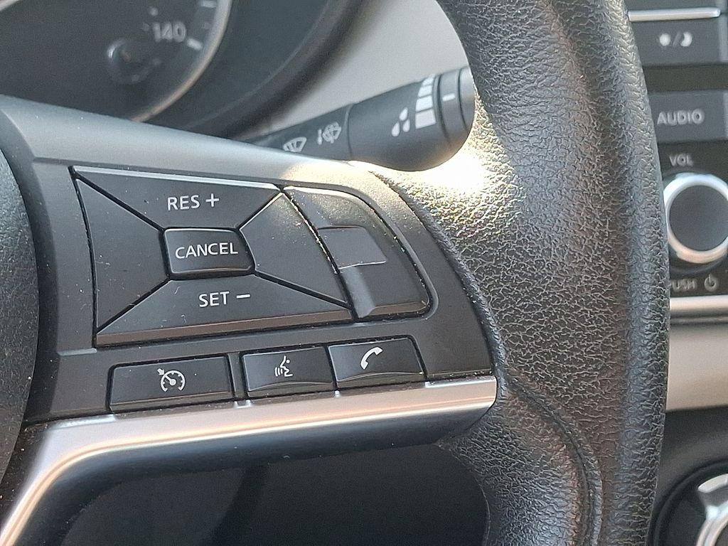 2020 Nissan Versa 1.6 SV 22