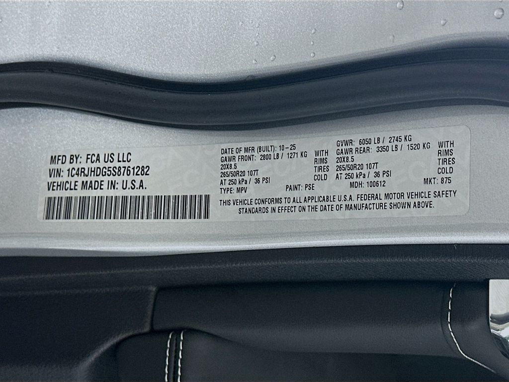 New 2025 Silver Jeep Overland image 19