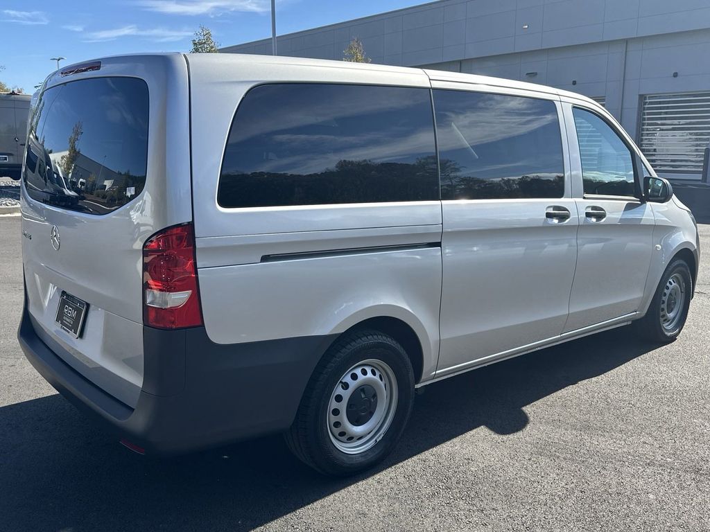 2022 Mercedes-Benz Metris Passenger 8