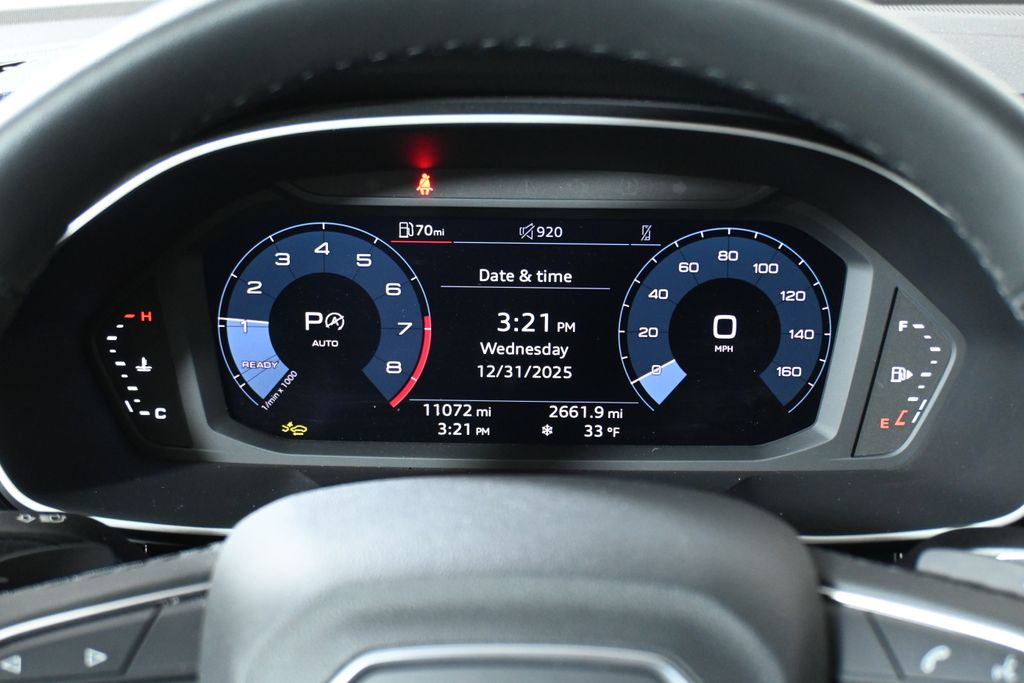 Thumbnail: 2025 Audi Q3 - 16