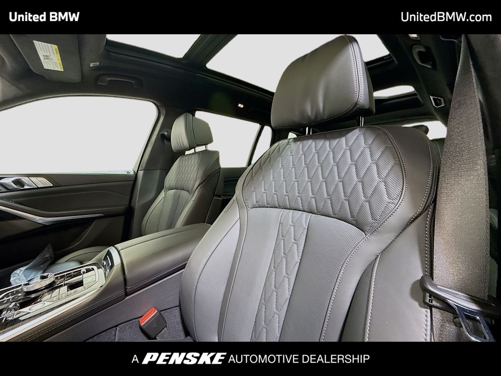Thumbnail: 2027 BMW X7 - 5