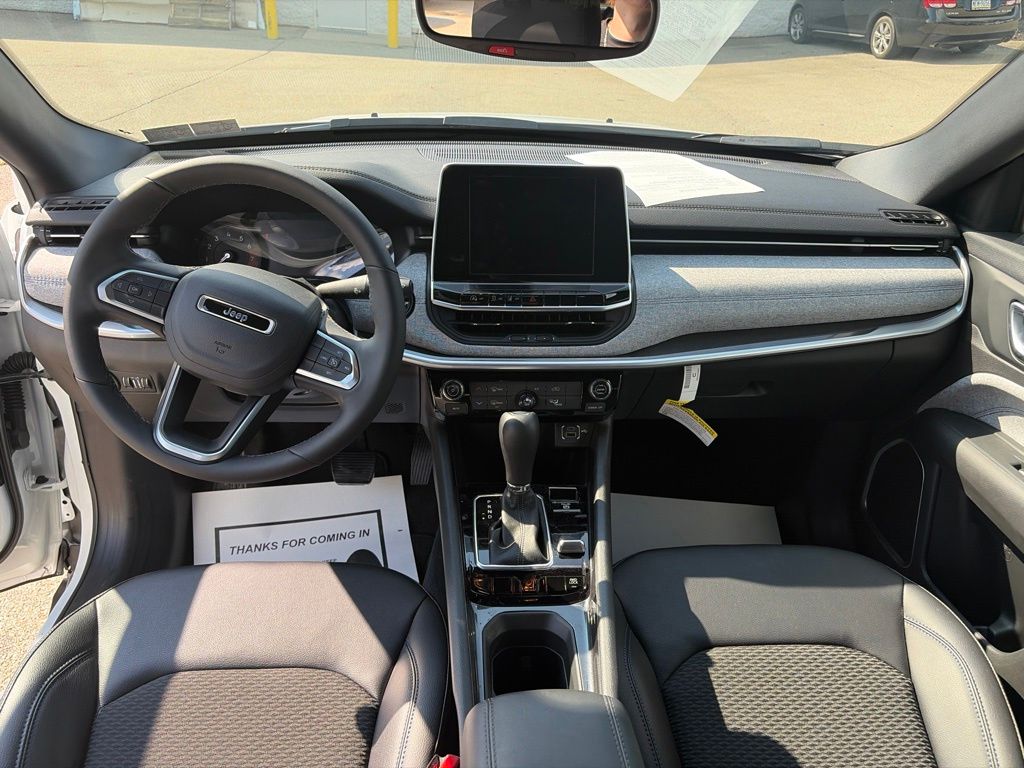 2026 Jeep Compass Latitude White at South Hills CDJR