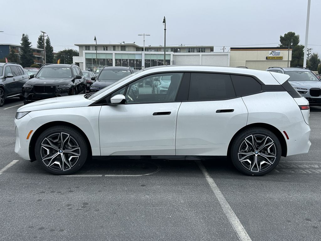 Thumbnail: 2026 BMW iX - 2