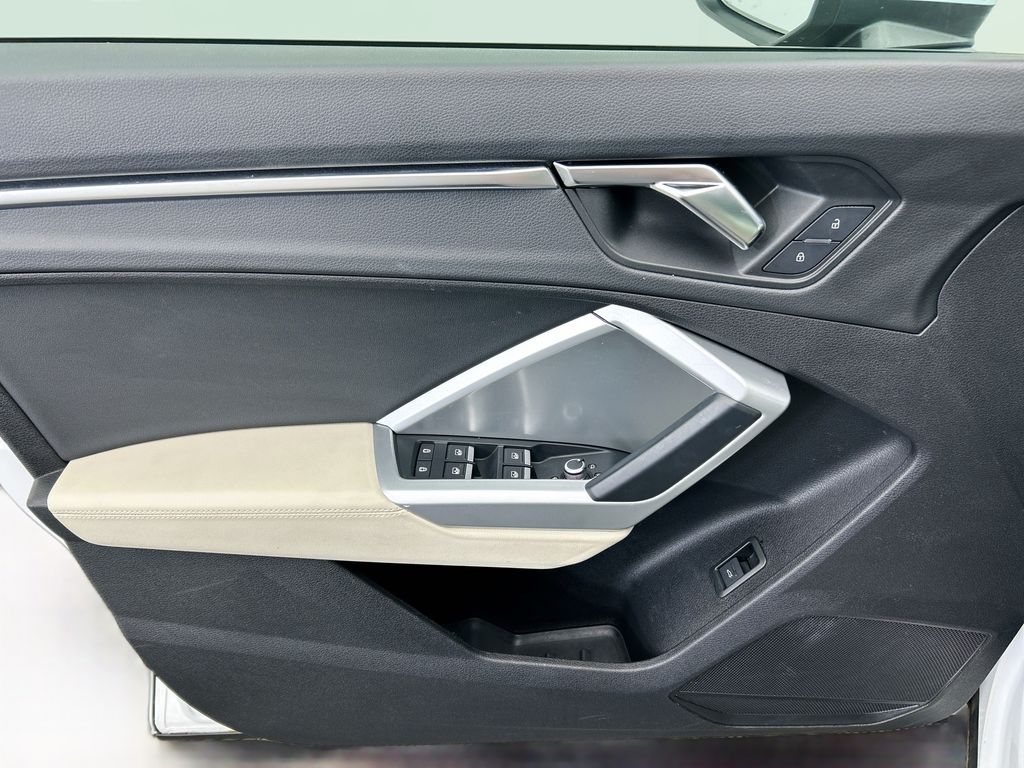 Thumbnail: 2020 Audi Q3 - 24