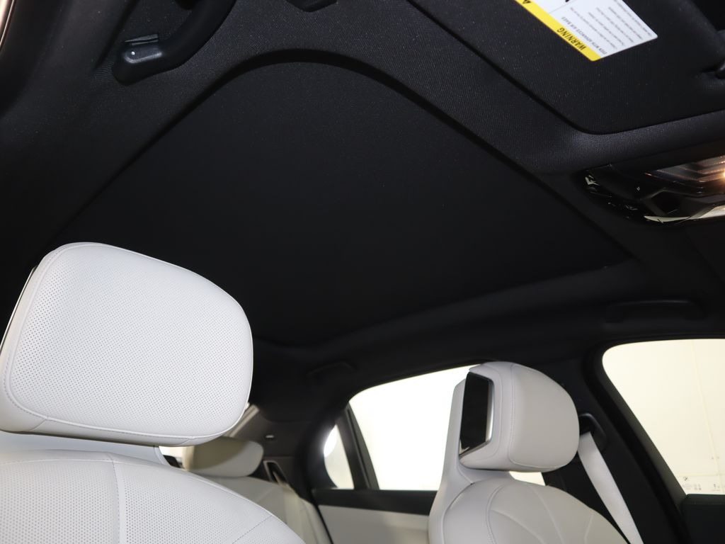 Thumbnail: 2025 BMW 7 Series - 19