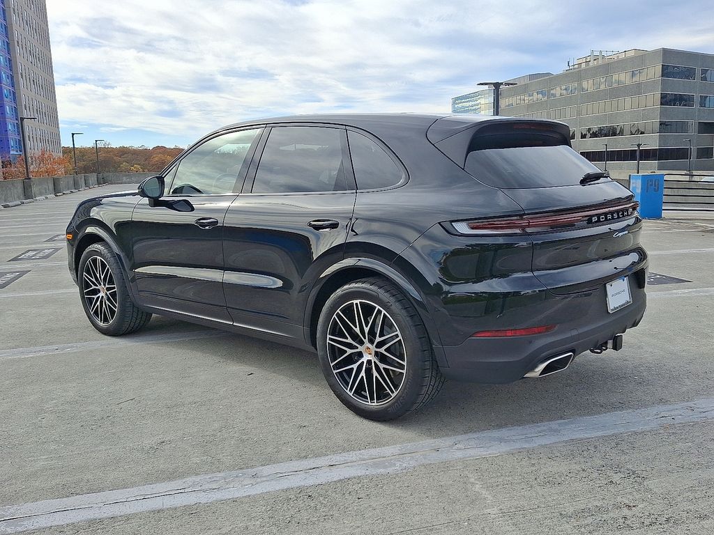 Thumbnail: 2026 Porsche Cayenne - 3