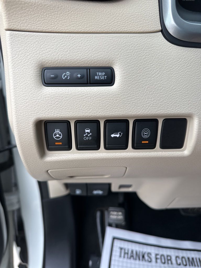 2023 Pearl White Tricoat Nissan Murano SL FWD SUV