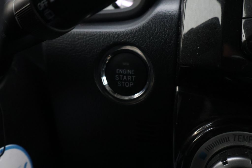 Thumbnail: 2019 Toyota 4Runner - 30