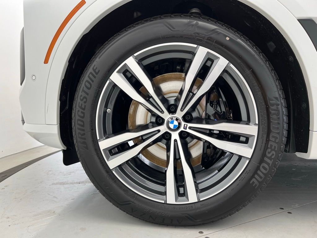 Thumbnail: 2026 BMW X7 - 24