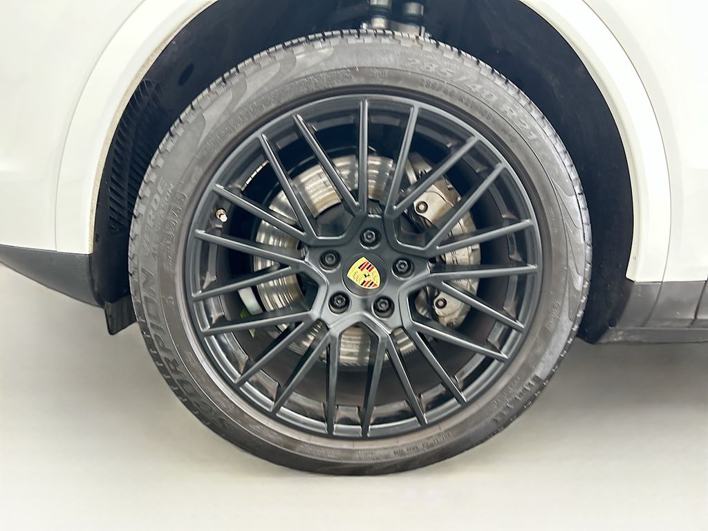 Thumbnail: 2020 Porsche Cayenne - 31