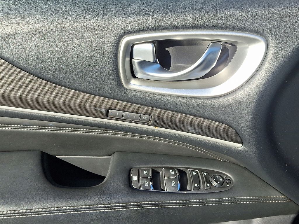 Thumbnail: 2018 INFINITI QX60 - 12