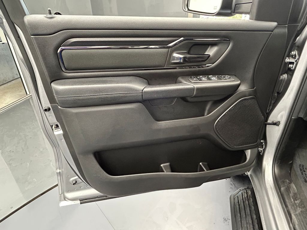 New 2026 Granite Crystal Metallic Clearcoat Ram Tungsten image 15