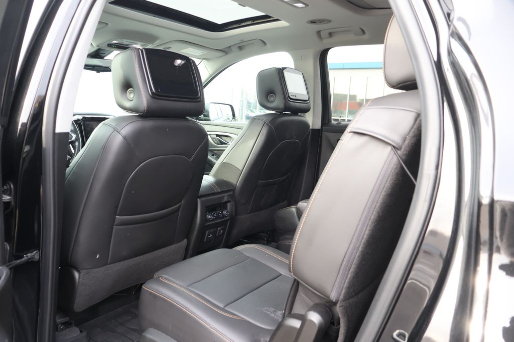Thumbnail: 2021 Chevrolet Traverse - 32