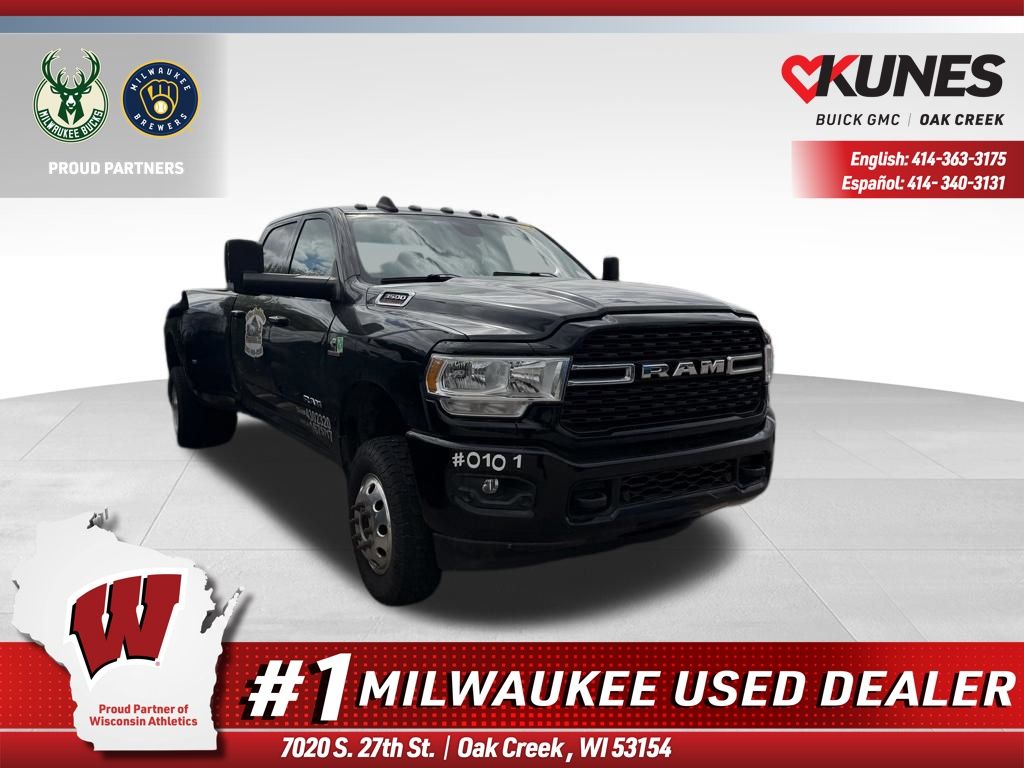Diamond Black 2022 RAM 3500 Big Horn Crew Cab LB DRW 4WD Pickup Truck Four-Wheel Drive 6-Speed Automatic