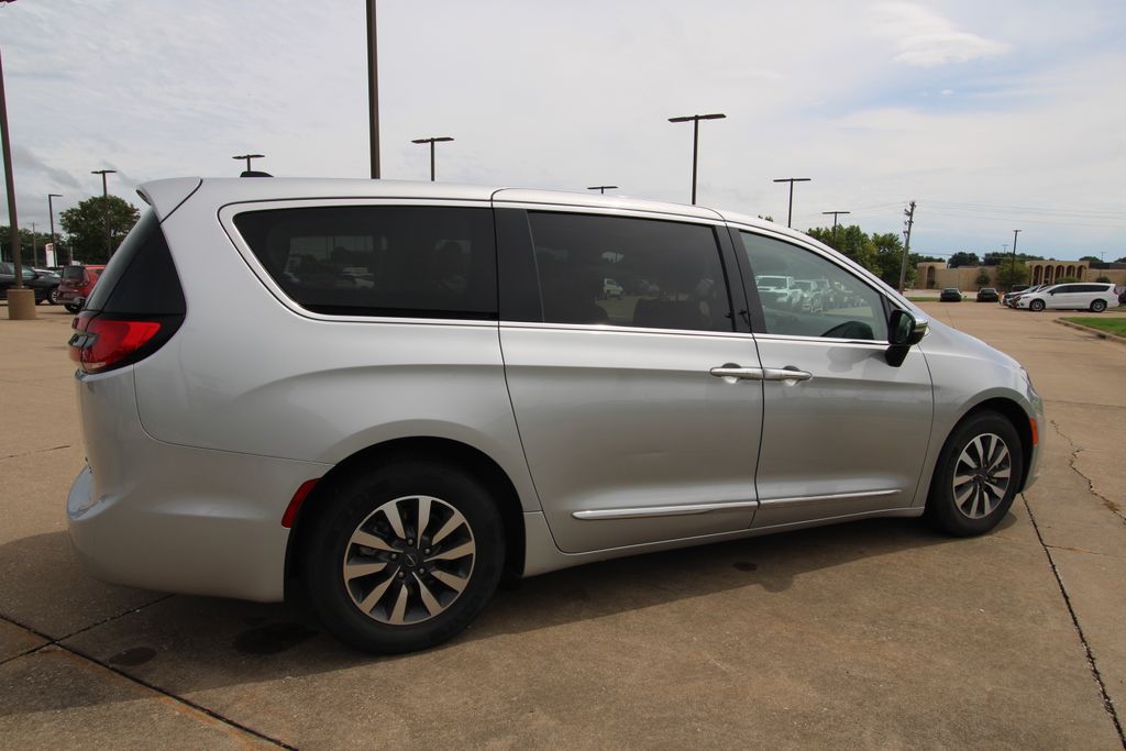 Used 2023 Chrysler Pacifica Hybrid Van