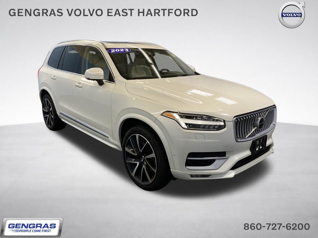 Crystal White 2023 Volvo XC90 B6 Plus Bright Theme 7-Passenger AWD SUV / Crossover All-Wheel Drive Automatic