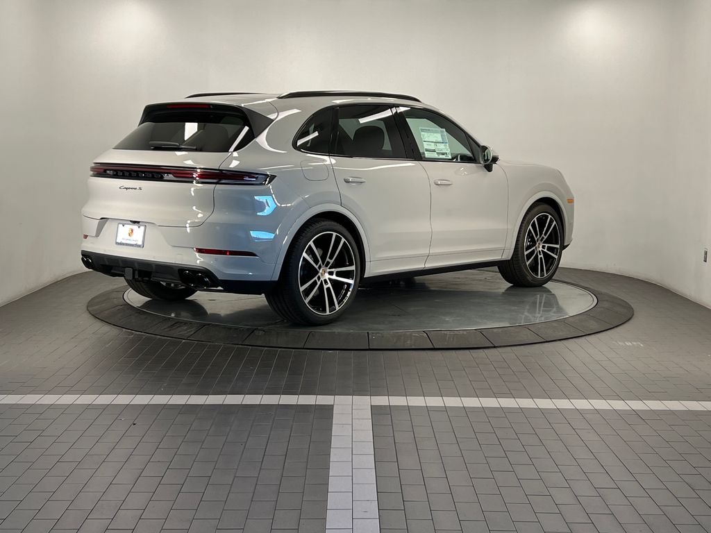 Thumbnail: 2026 Porsche Cayenne - 7