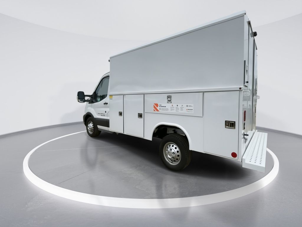 New 2025 Oxford White Ford Cutaway image 6
