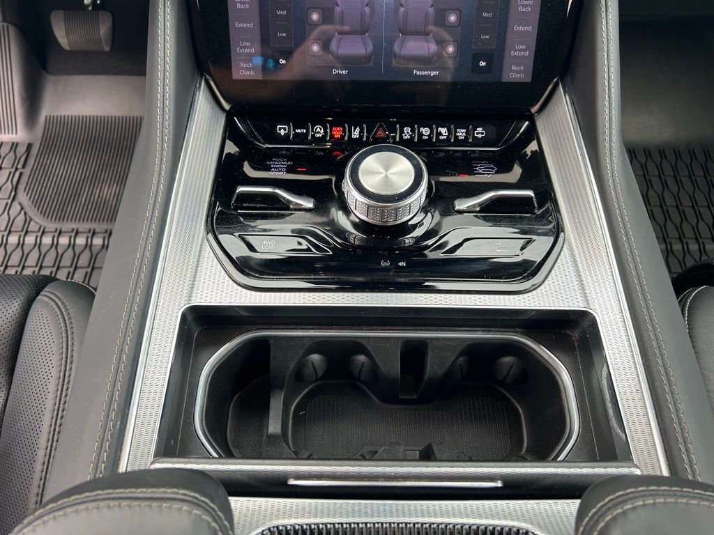 2023 Jeep Grand Wagoneer L Base