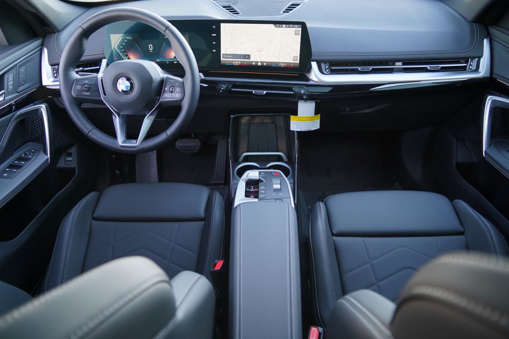 Thumbnail: 2027 BMW X1 - 20