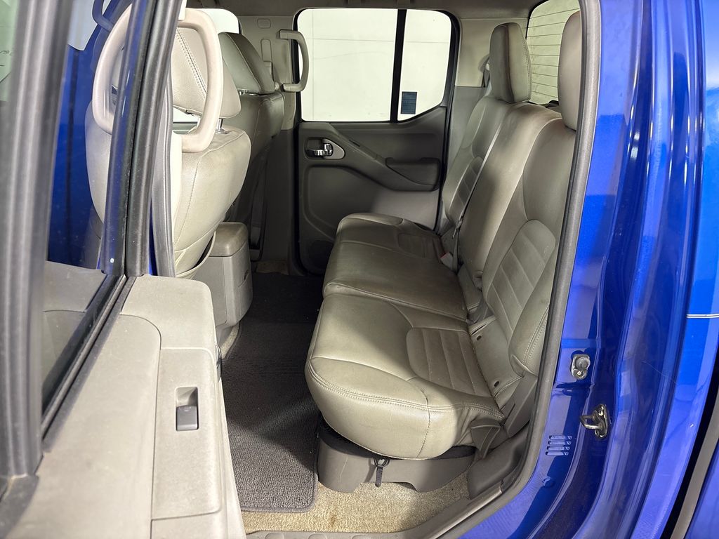 Used 2013 Blue Nissan SV image 27