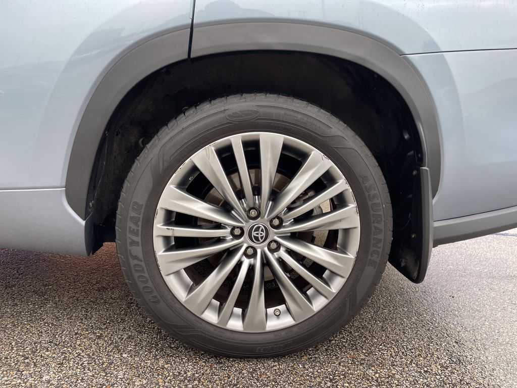 Used 2023 Toyota Highlander SUV