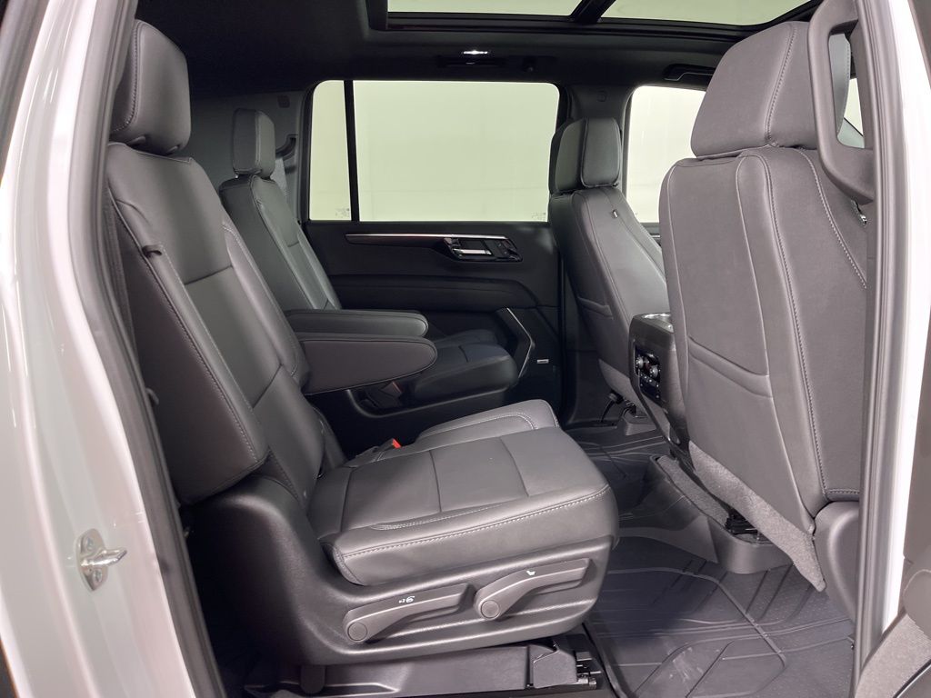 Thumbnail: 2026 Chevrolet Suburban - 14