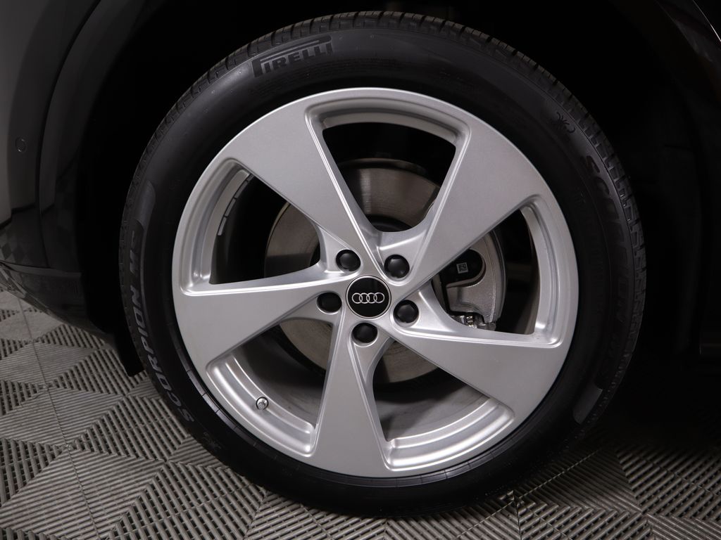 Thumbnail: 2025 Audi Q5 - 32