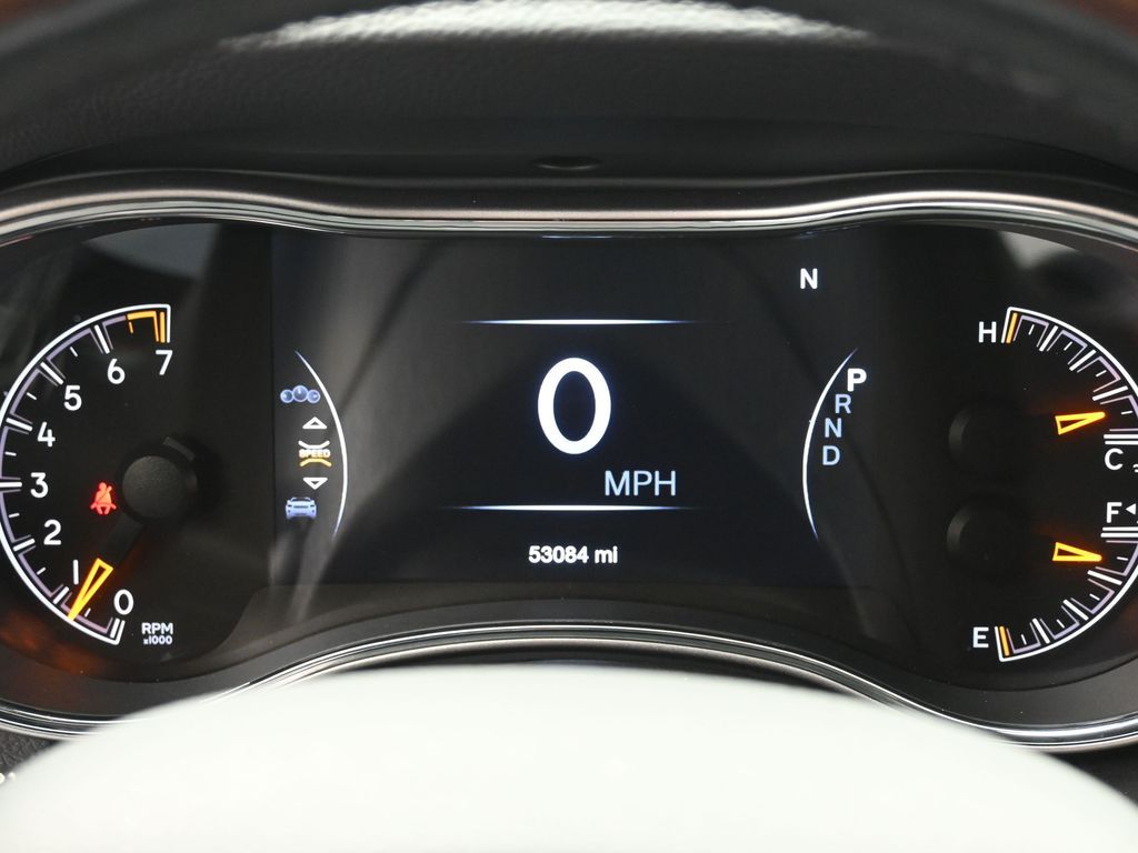 Used 2019 Granite Crystal Metallic Clearcoat Jeep Altitude image 24