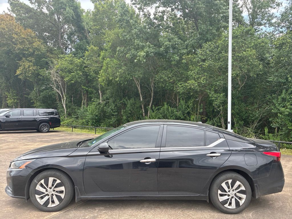2025 Nissan Altima 2.5 S Black at Central Houston Nissan