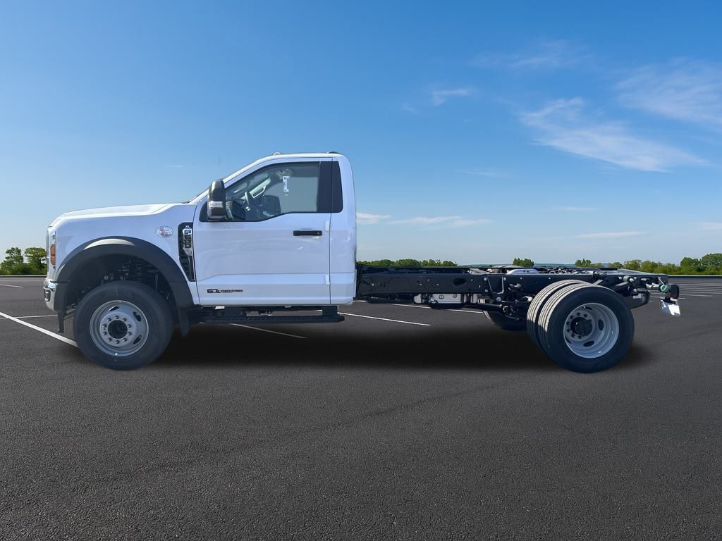 New 2025 Ford Super Duty F-600 Chassis Regular Cab (DRW) 169" Wheelbase XL