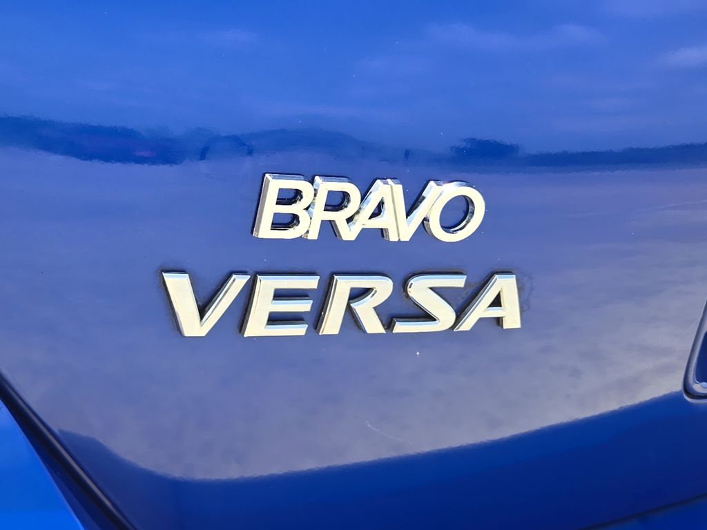 2012 Nissan Versa 1.8 S - 8