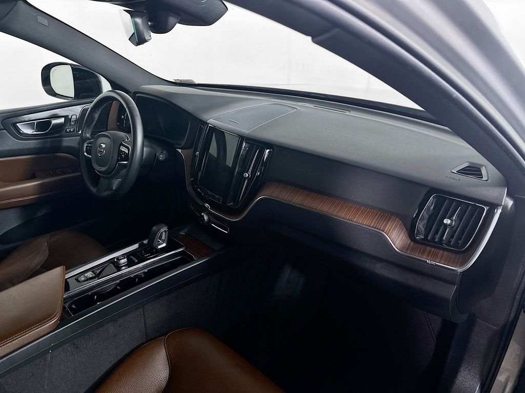 Used 2023 Silver Volvo B5 Plus Dark Theme image 32