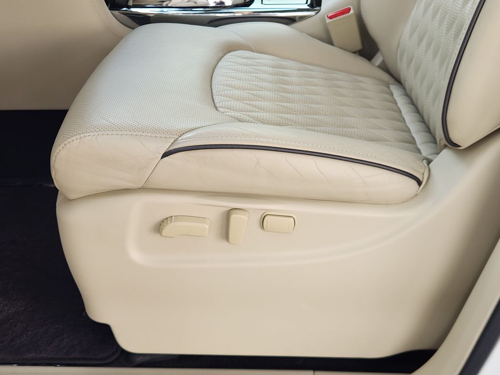 2018 INFINITI QX80 Base White at Emmons Autoplex