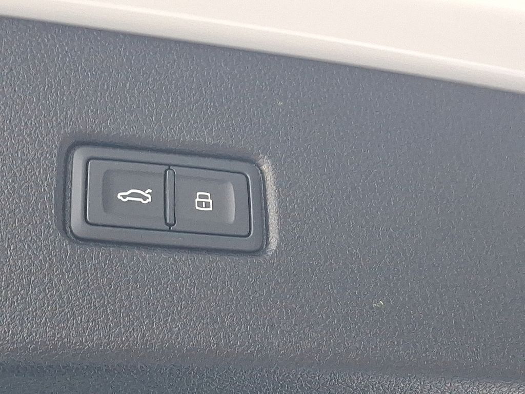 Thumbnail: 2023 Audi Q5 - 30