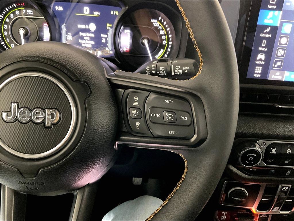 2024 Jeep Wrangler — photo 23