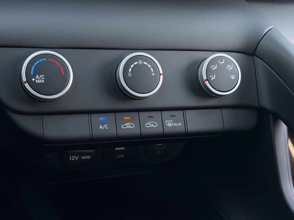 Used 2024 Hyundai Elantra Sedan