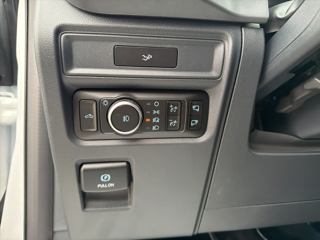 New 2026 White Ford XLT image 19