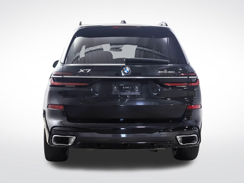 Thumbnail: 2026 BMW X7 - 4