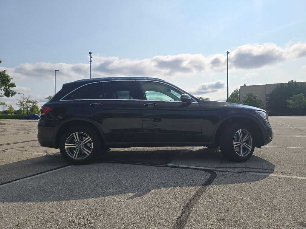 Certified Used 2022 Black Mercedes-Benz GLC 300 image 18
