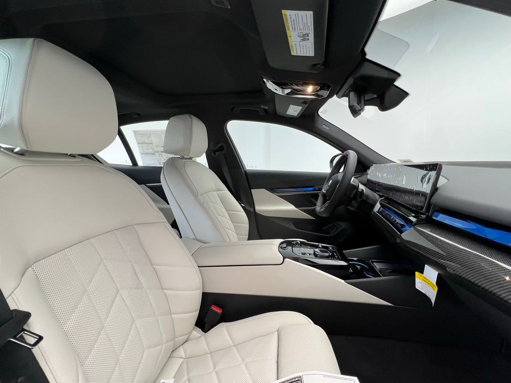 2025 BMW i5 M60 7
