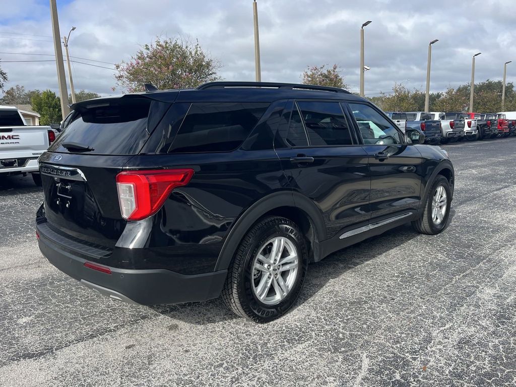 2023 Ford Explorer XLT 4