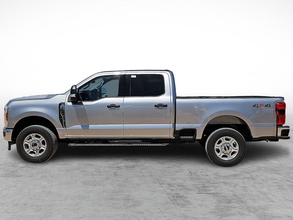 New 2027 Silver Ford XLT image 6